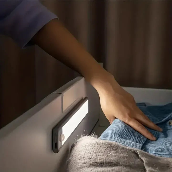 Lumina | Réglette LED Rechargeable Sans Fil Aluminium avec Capteur de Mouvement