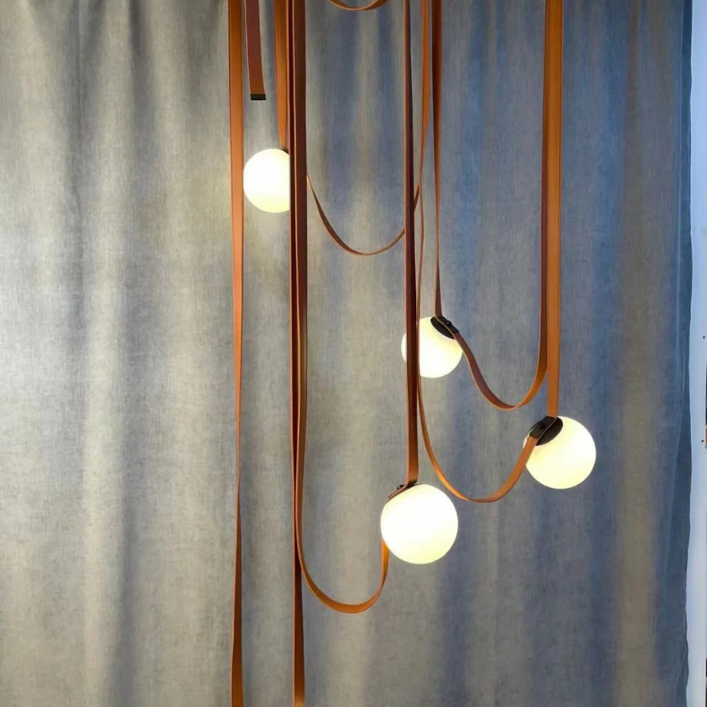 Tura | Suspension Design Sphères en Verre et Cuir G9 Lustre Moderne Cascades